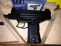 uzipistol3.jpg uzipistol3.jpg