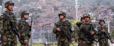 comuna-13-policia-militar-620x250-14032011.jpg