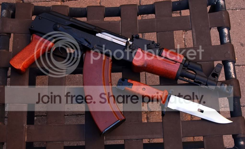 AKpistol2.jpg
